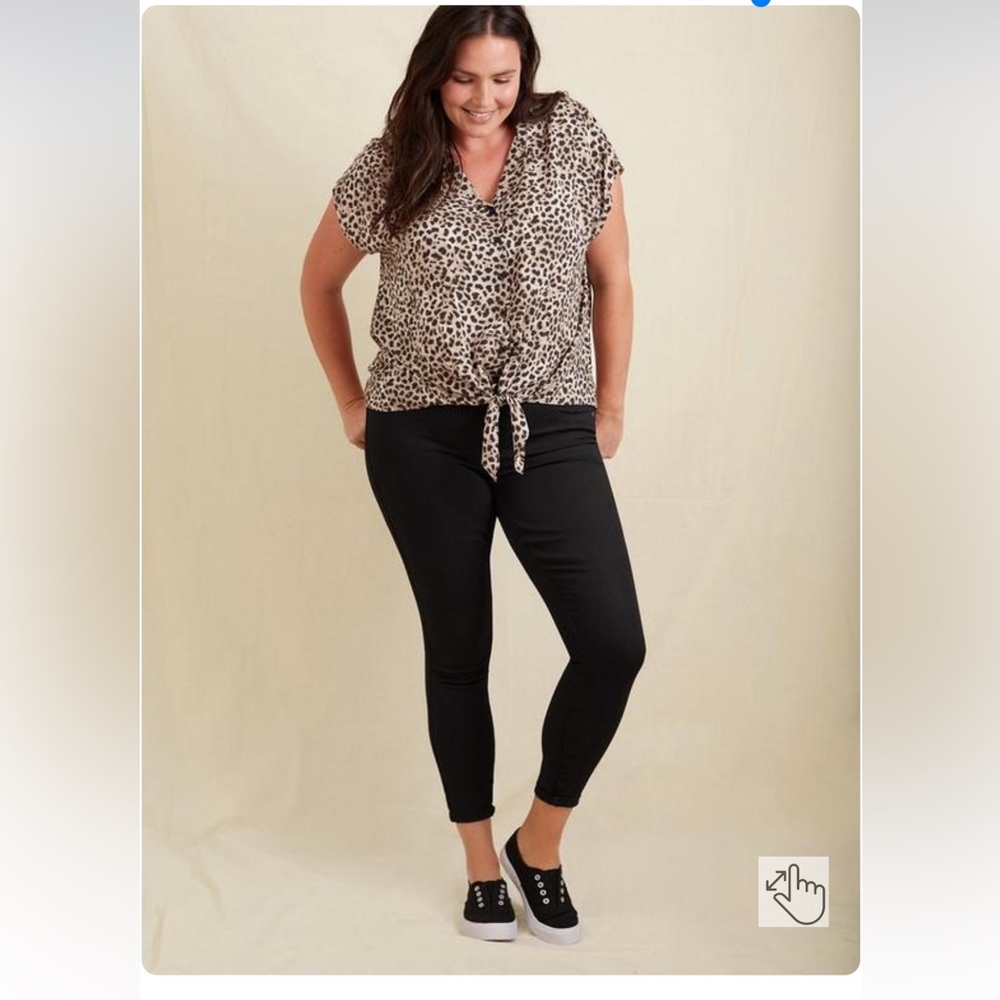 TORRID Challis Tie-Front Dolman Top size 1X Button Front Animal Print Cap Sleeve